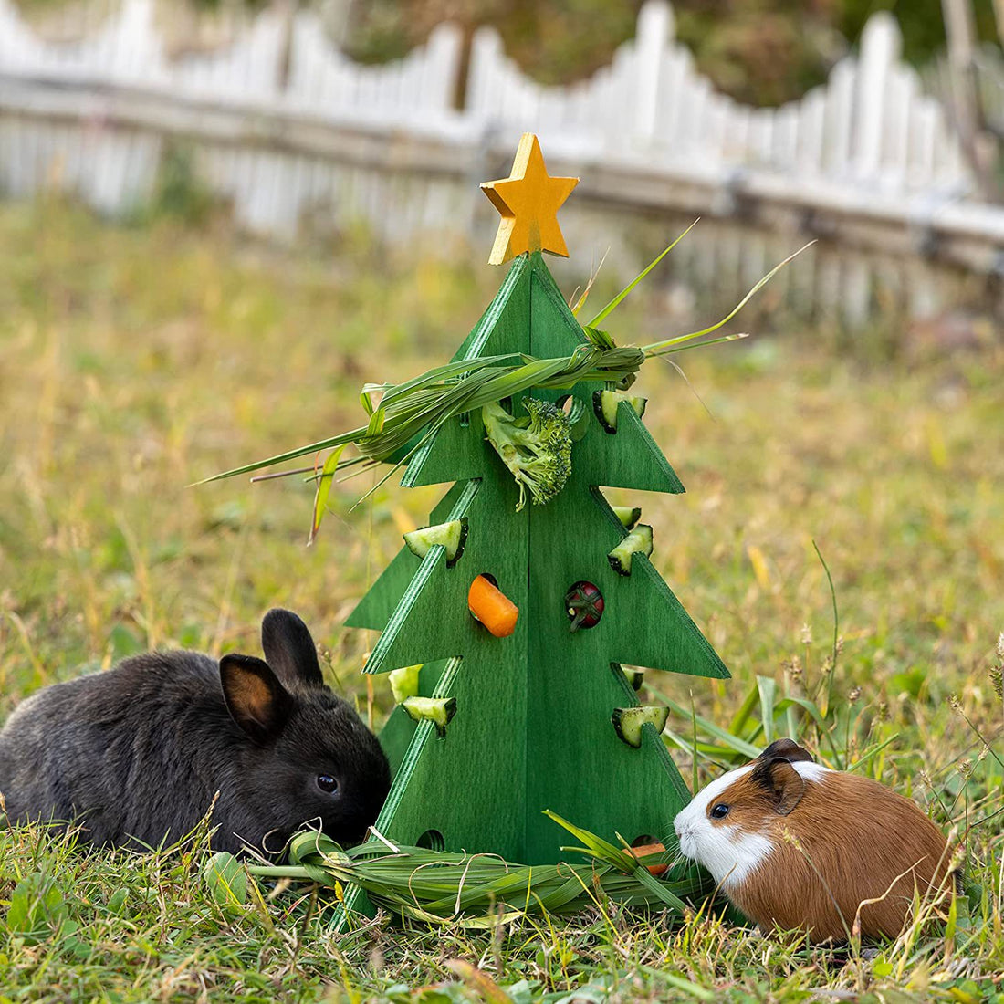 Christmas Rabbit Feeder Wooden Guinea Pig Hamster Vegetable Rack Toy